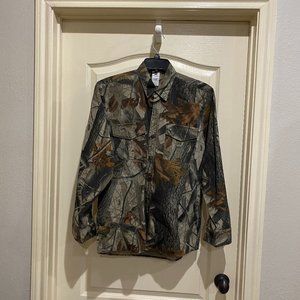 Ranger size M hunting shirt, Camo print